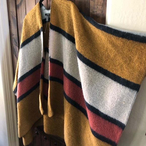 Colorblocked Fuzzy Poncho - Picture 2 of 4